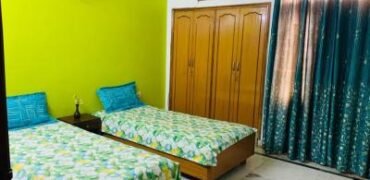 Private Room for Girls & Boys Paying Guest in 1 BHK Independent House/Villa in DLF CITY PHASE 2,