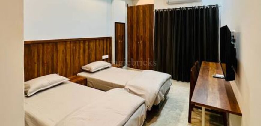 Private Room for Girls & Boys Paying Guest in 13 BHK Serviced Apartments